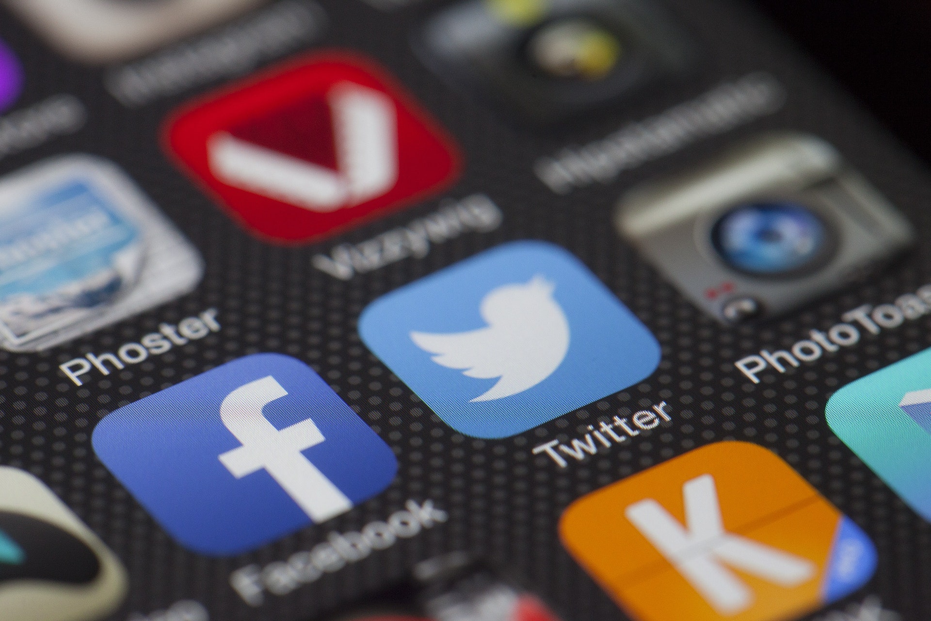 Google social media | MASTROiNCHIOSTRO
